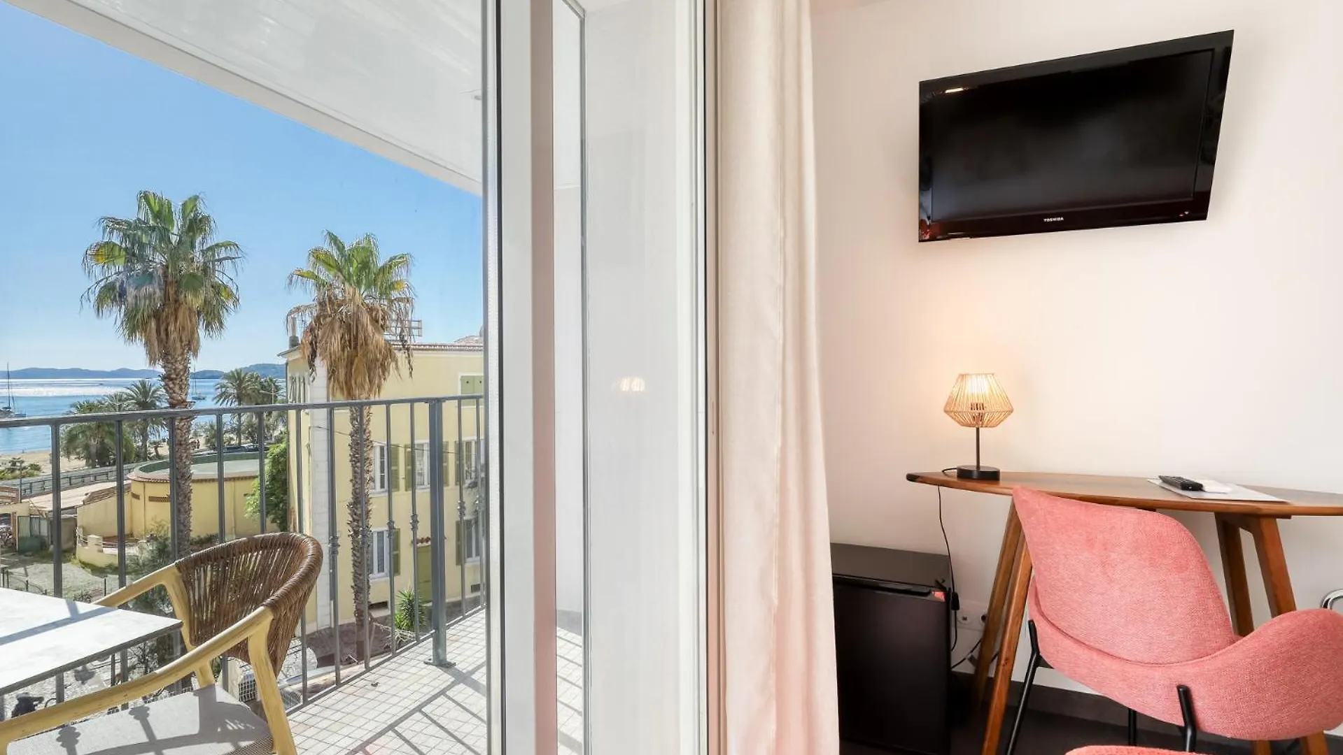 Anglade Hotel Le Lavandou 3*,