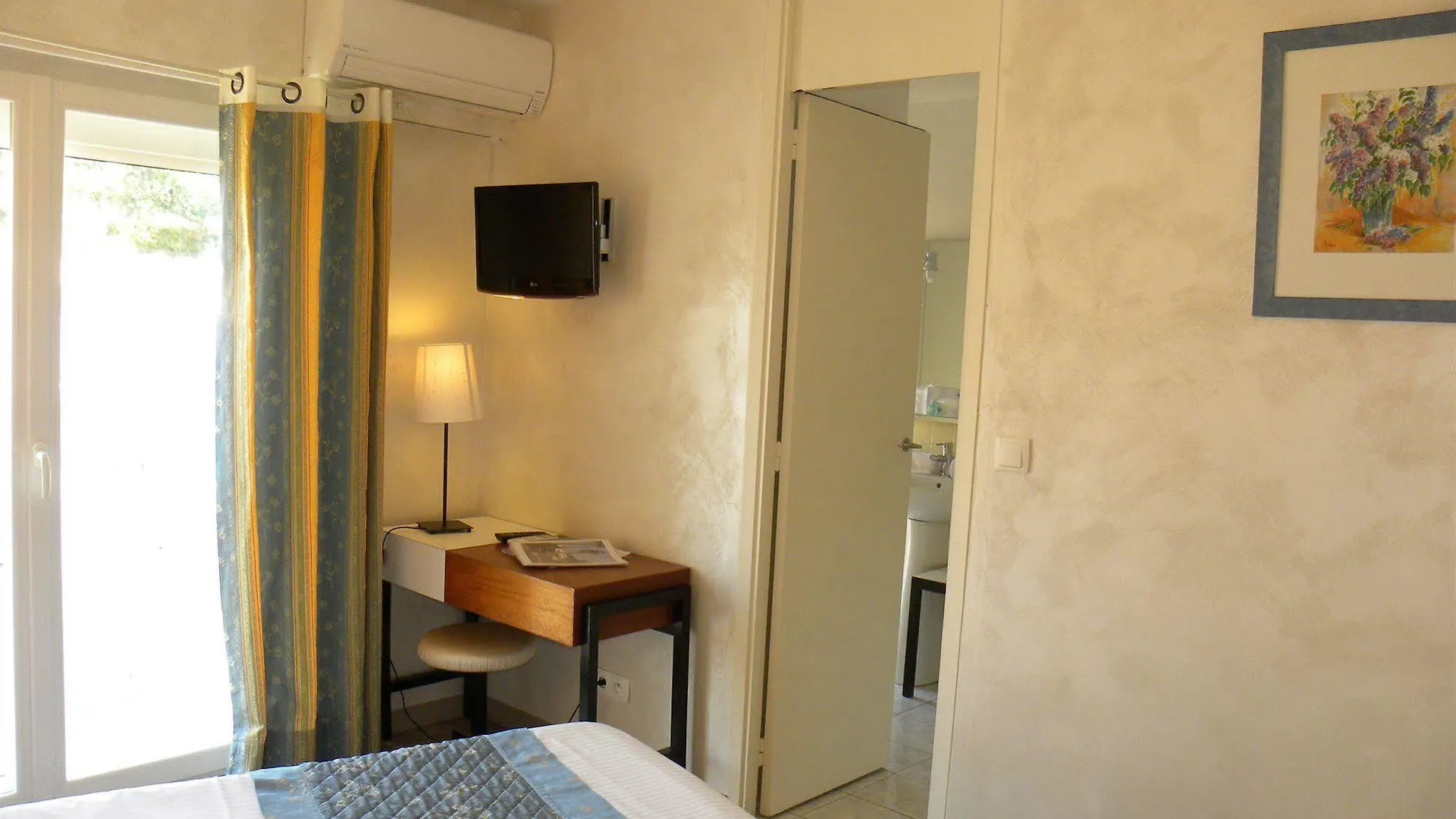 Anglade Hotel Le Lavandou 3*,